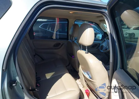 2005 Ford Escape Xlt from USA, damaged, VIN 1FMCU03165KD64906